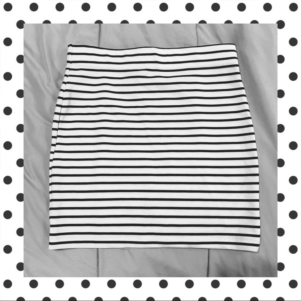 Bodycon mini skirt